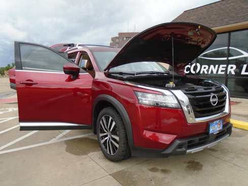 Used 2023 Nissan Pathfinder Platinum image 25