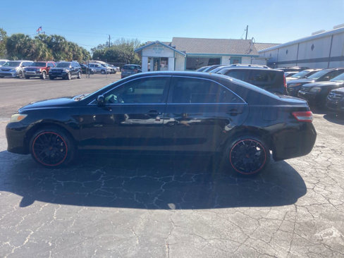Used 2011 Toyota Camry LE image 7