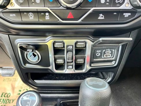 Used 2021 Jeep Wrangler Unlimited Sport image 41