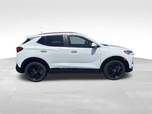 Used 2024 Buick Encore GX Sport Touring image 4