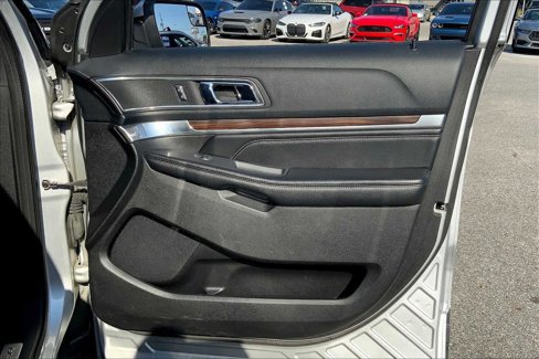 Used 2016 Ford Explorer Limited image 22
