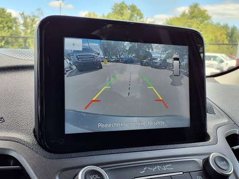 Used 2020 Ford Transit Connect XLT image 9