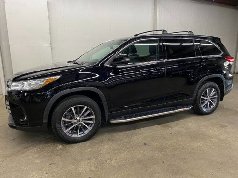 Used 2019 Toyota Highlander XLE image 1