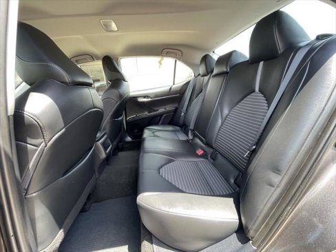 Used 2024 Toyota Camry SE image 10