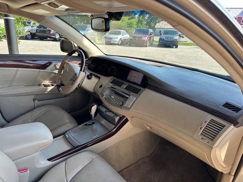 Used 2010 Toyota Avalon XL image 15