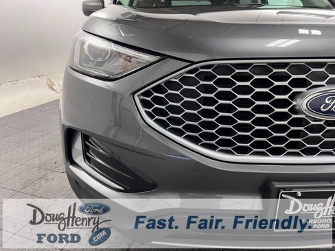 Used 2023 Ford Edge SEL image 9
