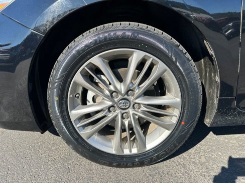 Used 2017 Toyota Camry SE image 12