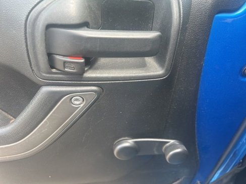 Used 2015 Jeep Wrangler Sport image 9
