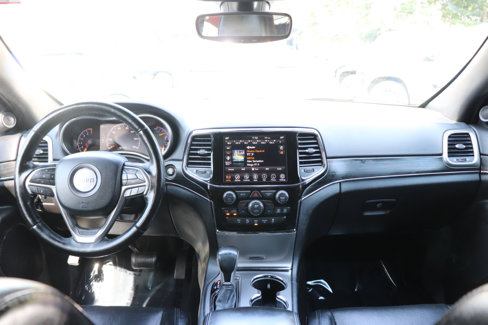 Used 2020 Jeep Grand Cherokee Limited w/ Luxury Group II image 16