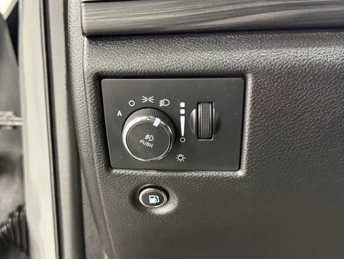 Used 2021 Jeep Grand Cherokee Freedom Edition image 22
