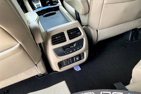 Used 2018 Honda Pilot Touring image 17