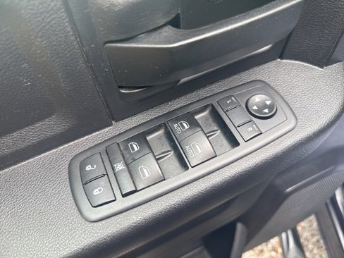 Used 2015 RAM 1500 Express image 13