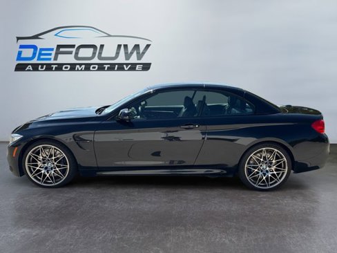 Used 2016 BMW M4 Convertible image 19