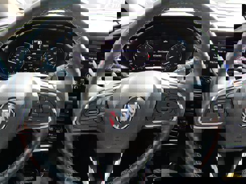 Used 2021 Buick Envision Avenir w/ Technology Package II image 22