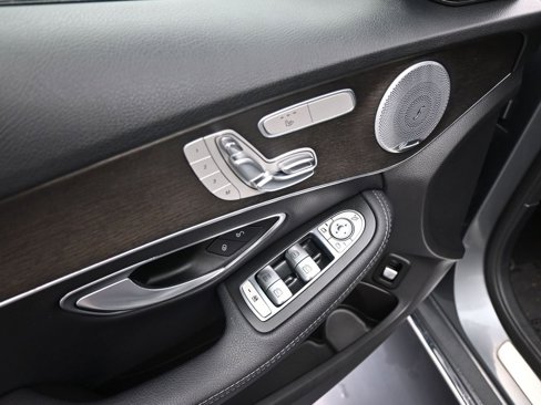 Used 2019 Mercedes-Benz C 300 4MATIC Sedan image 12