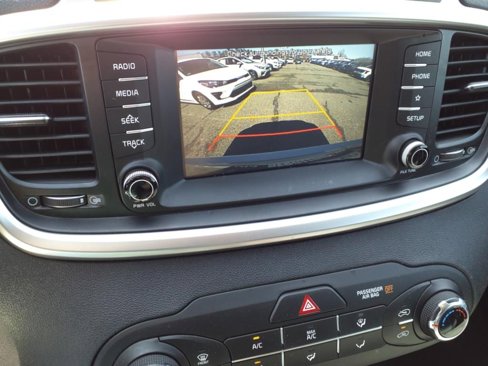 Used 2020 Kia Sorento LX image 27