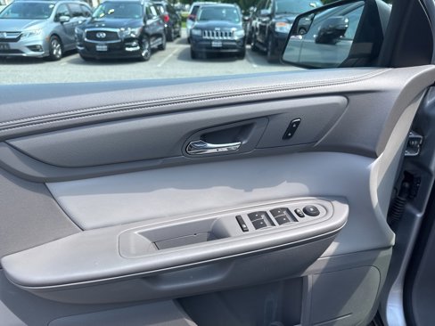 Used 2014 GMC Acadia SLE image 10