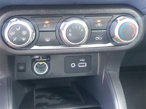 Used 2023 Nissan Versa SV image 23