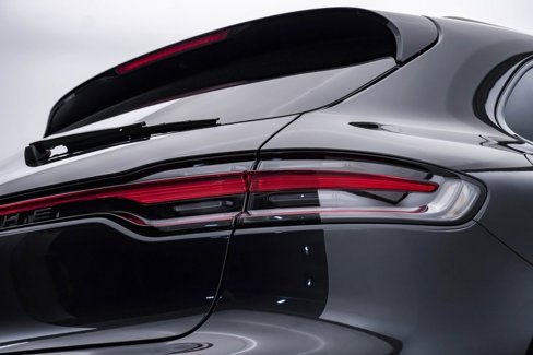 Certified 2024 Porsche Macan image 13