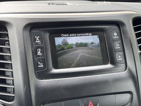 Used 2015 Jeep Cherokee Latitude w/ Comfort/Convenience Group image 28
