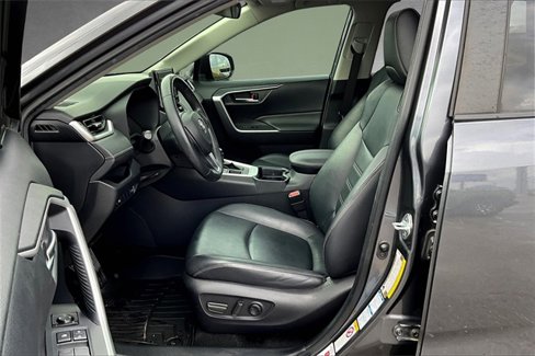 Used 2019 Toyota RAV4 XLE Premium image 27