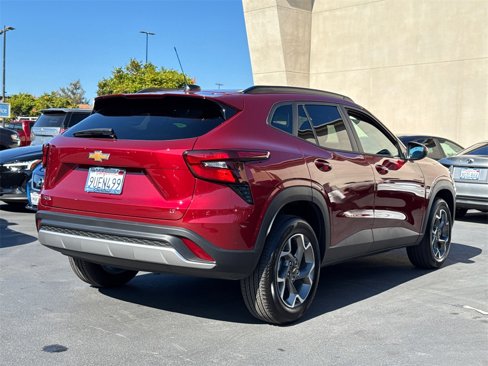 Used 2025 Chevrolet Trax LT image 11