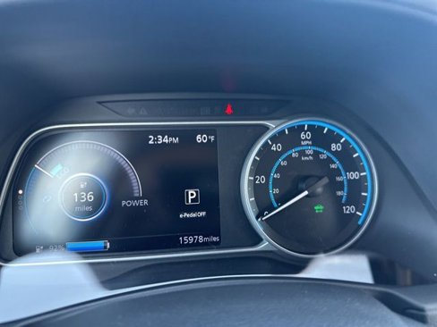 Used 2024 Nissan Leaf S image 14