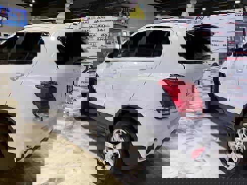 Used 2018 Chevrolet Trax LT image 7