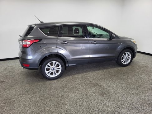 Used 2017 Ford Escape SE image 7