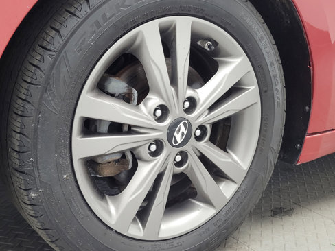Used 2017 Hyundai Elantra SE image 31