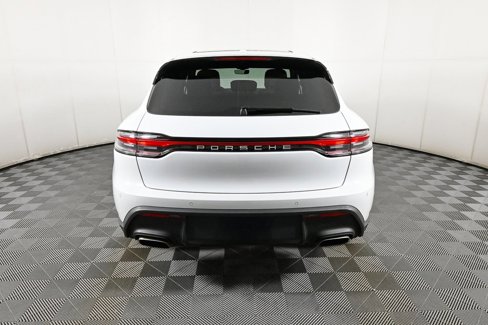 Certified 2022 Porsche Macan image 31