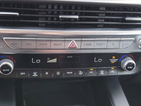 Used 2022 Kia Telluride LX image 40