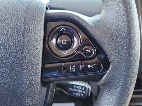 Used 2021 Toyota Prius LE image 9