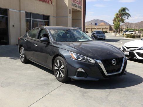 Used 2022 Nissan Altima 2.5 SV image 2