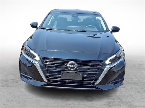 Used 2023 Nissan Altima 2.5 SV w/ SV Premium Package image 2