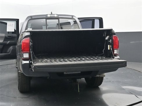 Used 2018 Toyota Tacoma SR image 34