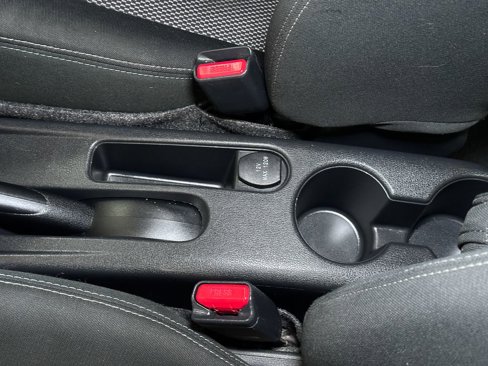 Used 2018 Nissan Versa SV image 38