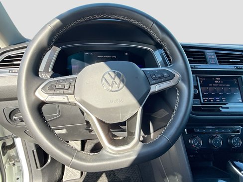 Used 2022 Volkswagen Tiguan S image 11