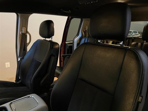 Used 2019 Dodge Grand Caravan SXT image 65
