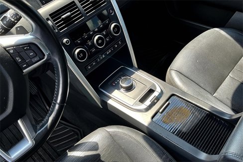 Used 2018 Land Rover Discovery Sport HSE image 15