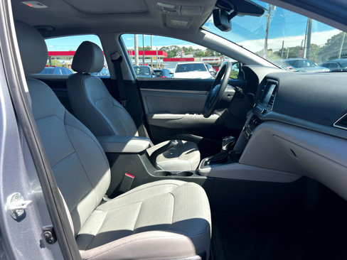 Used 2017 Hyundai Elantra Limited w/ Limited Ultimate Package 09 image 25