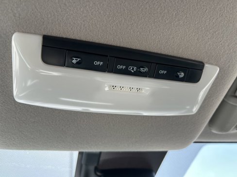 New 2025 Nissan Versa S w/ Trunk Package image 30