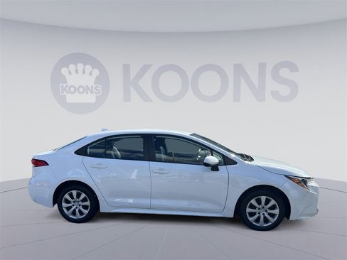 Used 2022 Toyota Corolla LE image 8