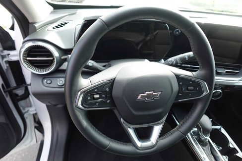 Used 2024 Chevrolet Trax ACTIV w/ Sunroof Package image 14