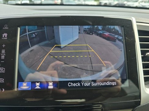 Used 2018 Honda Pilot Touring image 14
