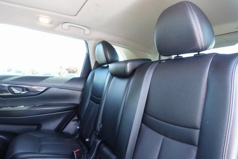 Used 2019 Nissan Rogue SL w/ Premium Package image 28