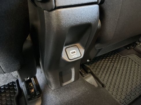Used 2020 Jeep Renegade Latitude w/ Cold Weather Group image 20