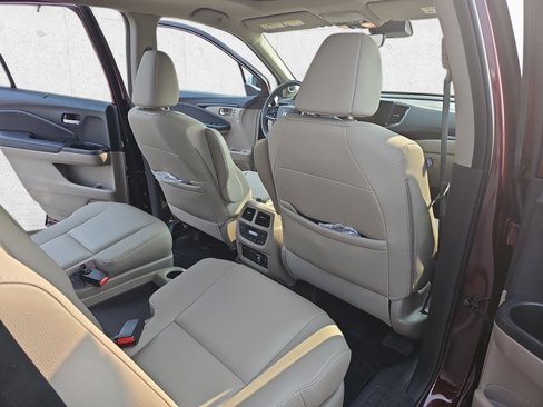 Used 2021 Honda Pilot Touring image 11