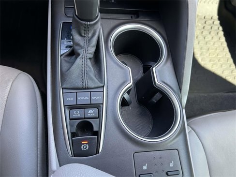 Used 2022 Toyota Camry XLE image 26