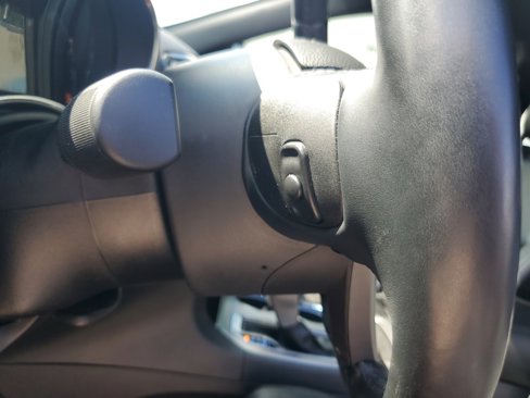 Used 2021 Jeep Grand Cherokee Laredo X image 12